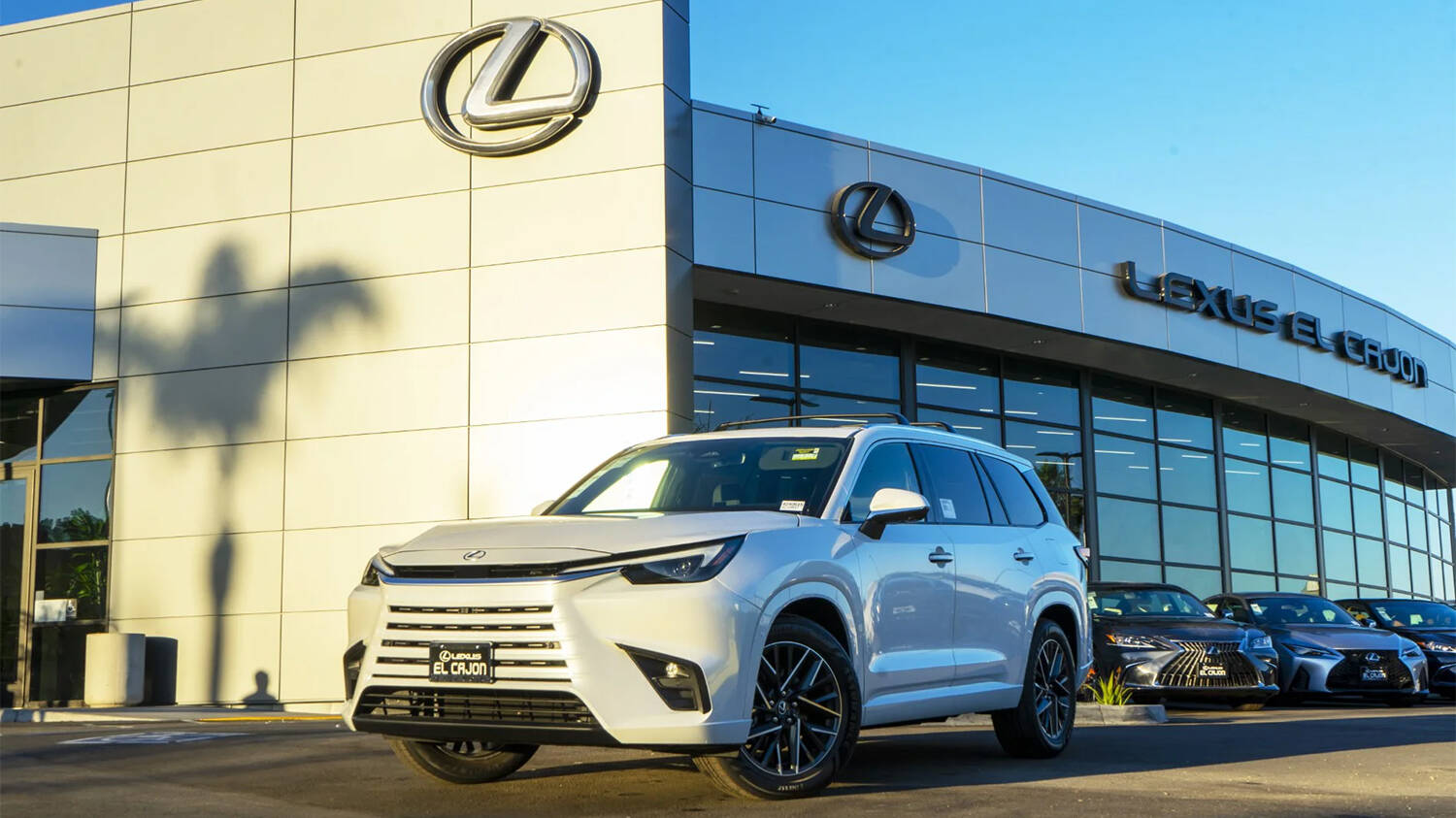 Car inventory at Lexus El Cajon dealership